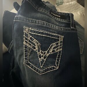 Size 18 Vigoss ripped up Capri pants really cute bold stitching